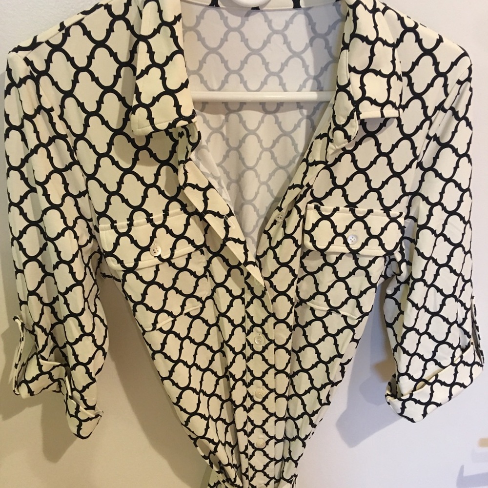 Women’s ivory and black print J McLaughlin dress. - Picture 2 of 3